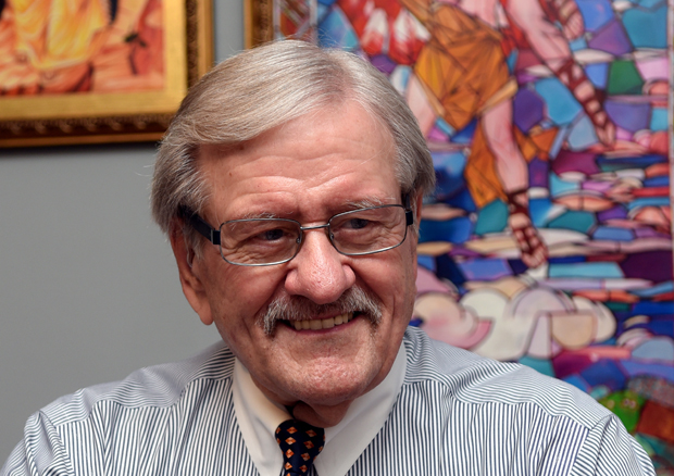 Дејвид Вујић, српски лобиста у САД: Клинтонове да тужимо пред судом у Америци